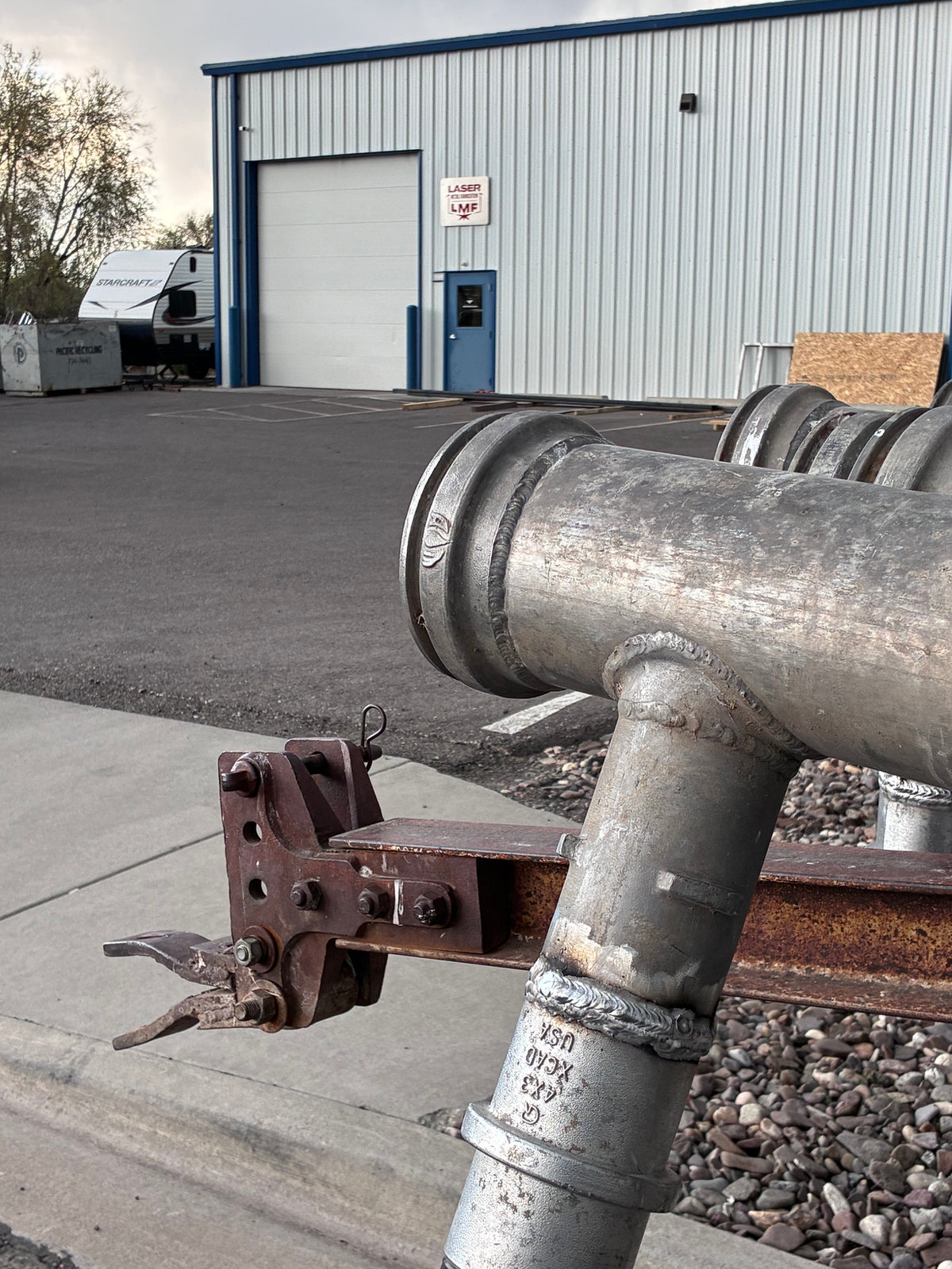 Welded pipe assembly outside the shop